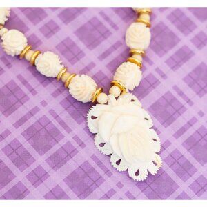 Vintage Funky White Rose Beaded Necklace 20 Inch - V16